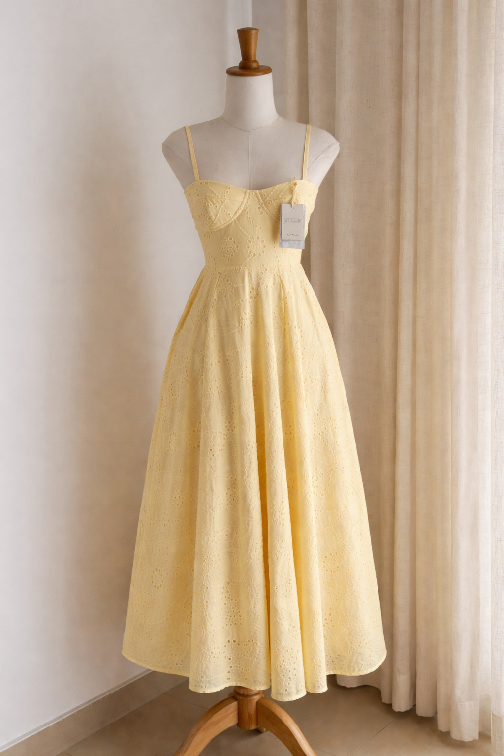 Vestido Midi Ojalillo Princesa